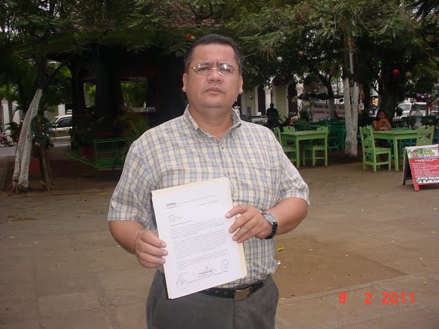 Doctor Alvaro Leiva, entrego carta al Obispo, pidiendo apoyo a trabajadores municipales reintegrados